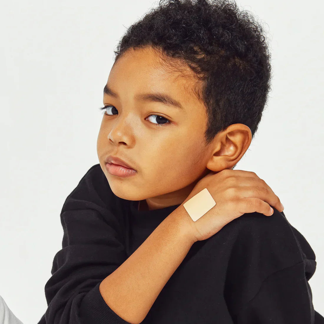 Hautuki（ハウツキ）：安全で簡単なパッチ型サプリメント、肌にやさしく手間いらず